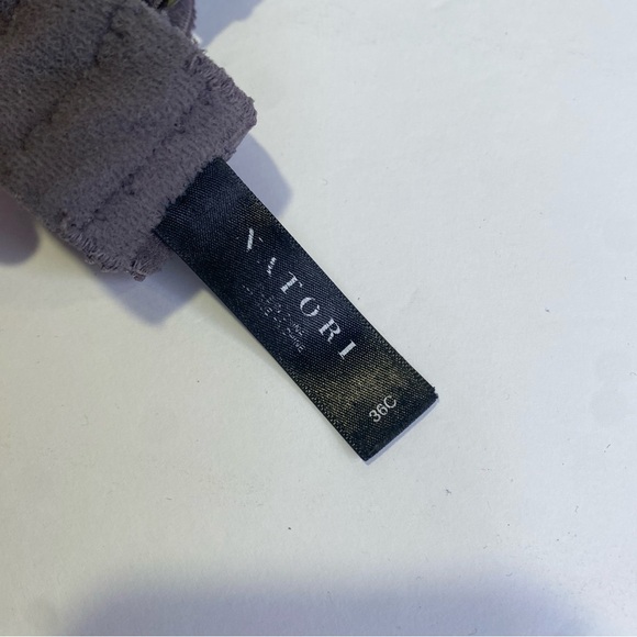 Two Natori Slightly Padded Adjustable Bras Size 36C - Picture 15 of 16